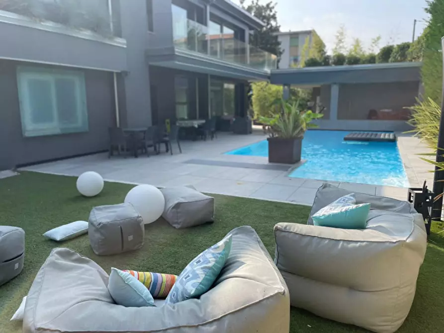 Immagine 15 di Villa in vendita  in via Tre Ponti a Padova