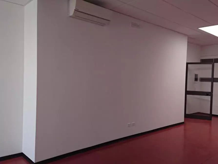 Immagine 4 di Ufficio in affitto  in via vicenza a Camisano Vicentino