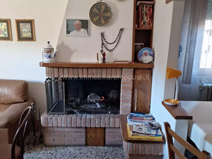 Immagine 2 di Villetta a schiera in vendita  a Sinalunga