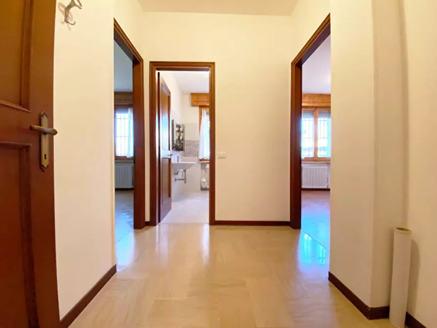 Immagine 1 di Appartamento in vendita  in Via Ancona a Mirandola