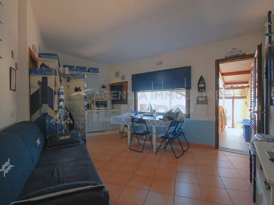 Immagine 2 di Appartamento in vendita  in Via Barrettini a La Maddalena