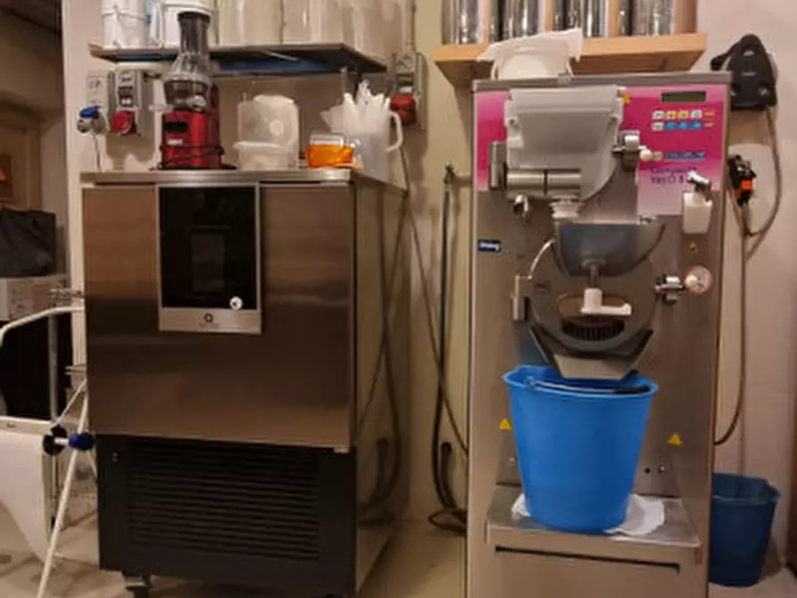 Immagine 2 di Attività commerciale in vendita  in VIA ARETINA a Pontassieve