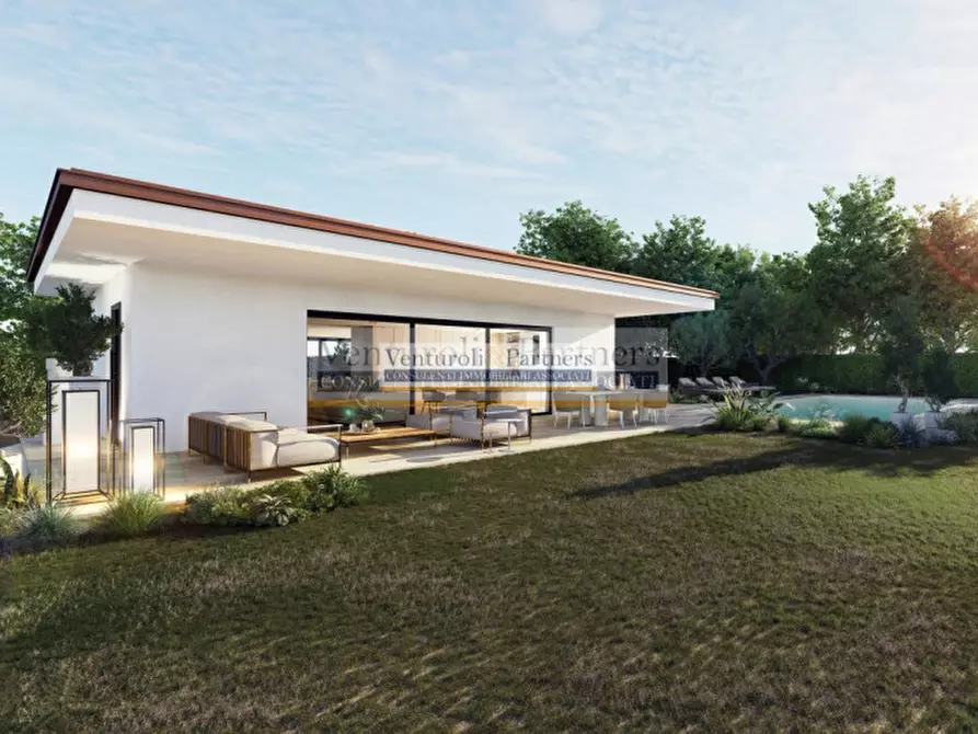 Immagine 2 di Villa in vendita  in Via del Torchio a Manerba Del Garda