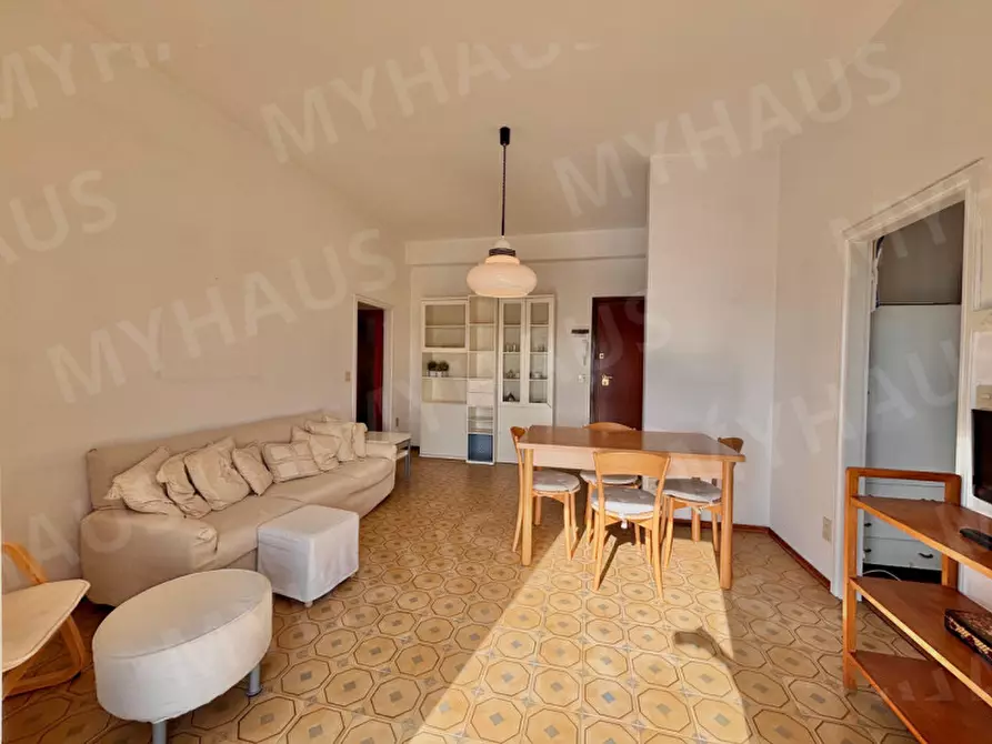Immagine 1 di Appartamento in vendita  in Viale Euclide 43 a Cesenatico