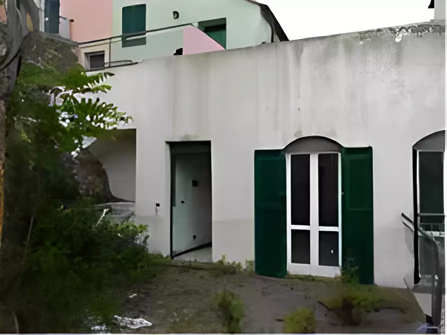 Immagine 1 di Appartamento in vendita  in via molini, n. 3 a Vado Ligure