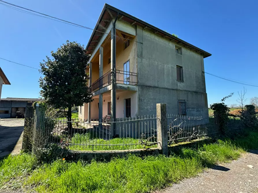 Immagine 3 di Villa in vendita  in VIA BRIGNEDOLO, 12 a Calvisano