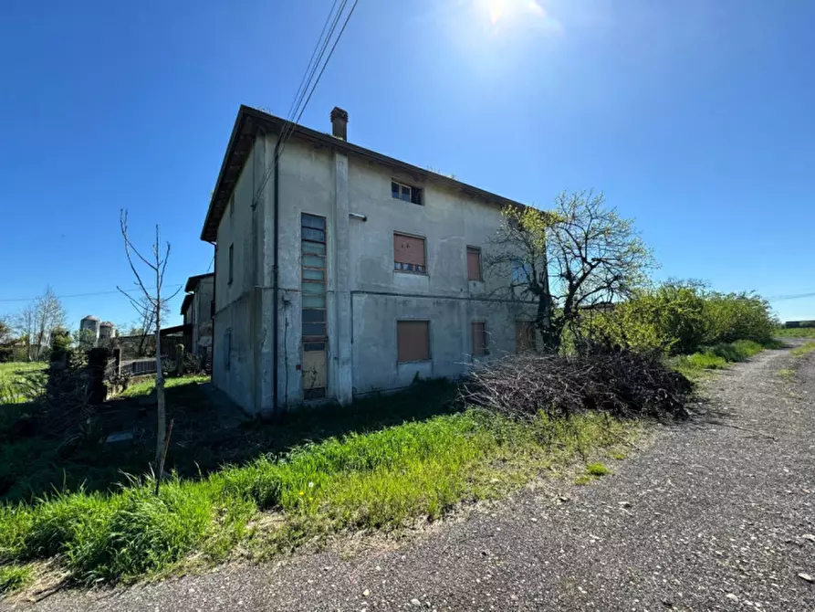 Immagine 15 di Villa in vendita  in VIA BRIGNEDOLO, 12 a Calvisano