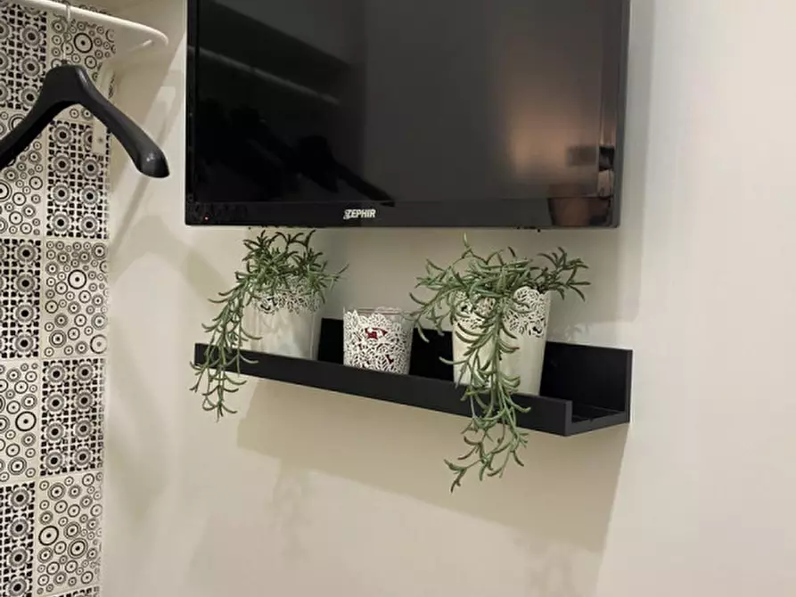 Immagine 10 di Camera in affitto  in Via Toledo 257 a Napoli