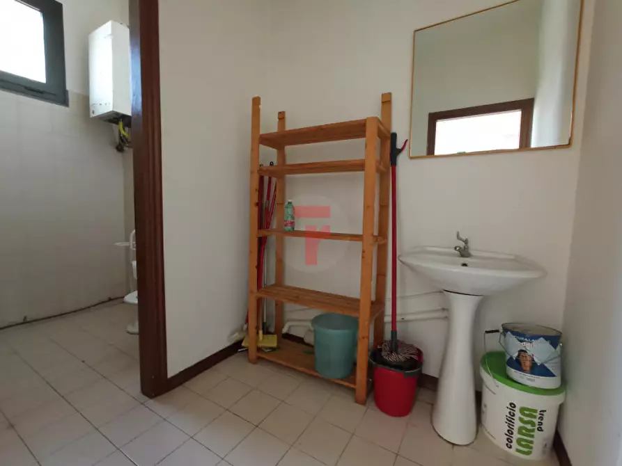 Immagine 4 di Negozio in vendita  in Via del Santo a Limena