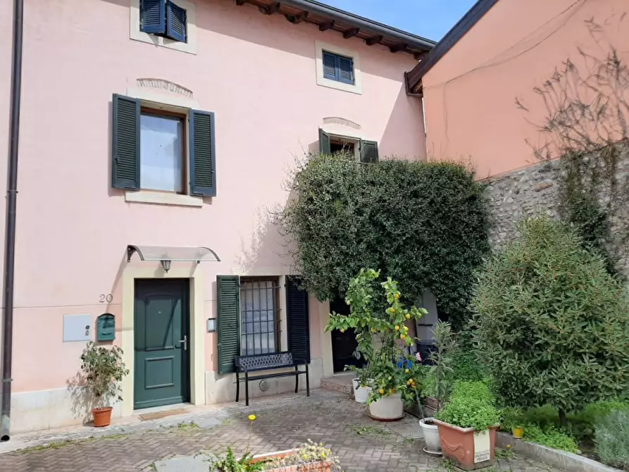 Immagine 1 di Villetta a schiera in vendita  a Castelnuovo Del Garda