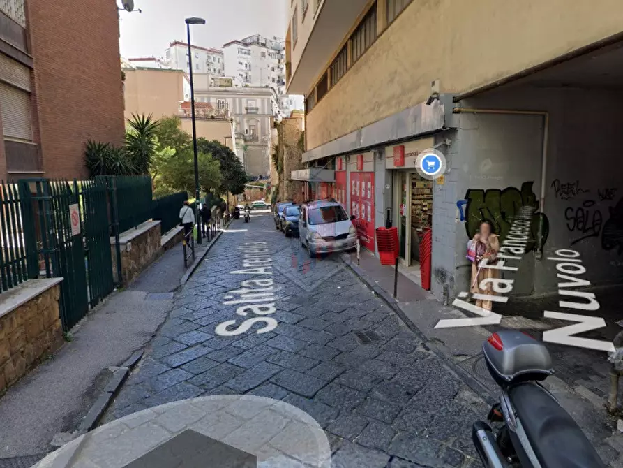 Immagine 1 di Negozio in affitto  in SALITA ARENELLA (parte bassa) a Napoli