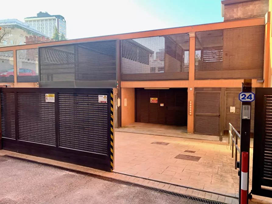 Immagine 4 di Garage in vendita  in via Trieste a Padova