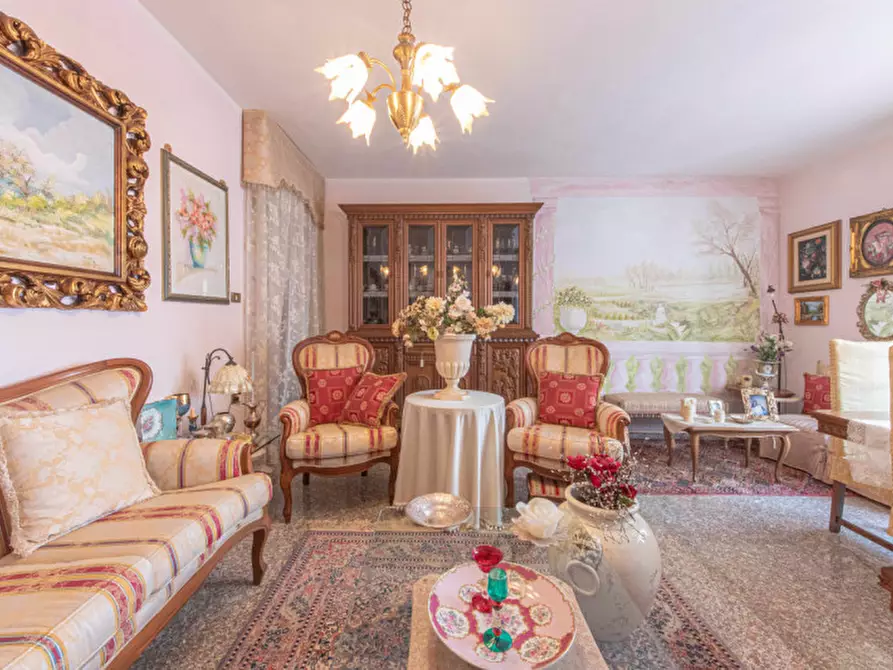 Immagine 9 di Villa in vendita  in via giacomo della porta 72 a Olbia