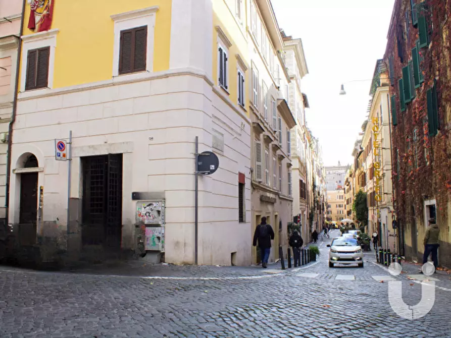 Immagine 3 di Negozio in vendita  in Via Panisperna a Roma