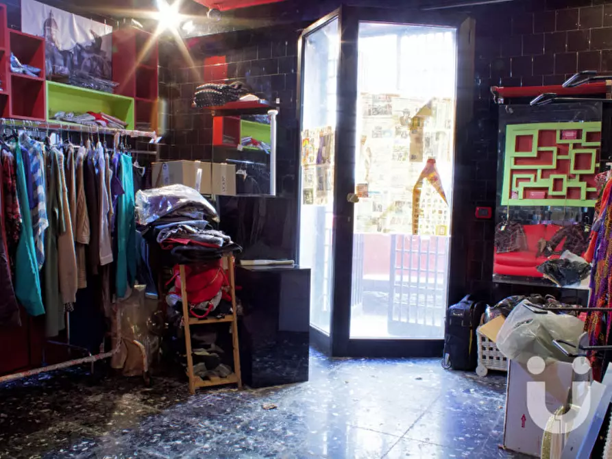 Immagine 7 di Negozio in vendita  in Via Panisperna a Roma