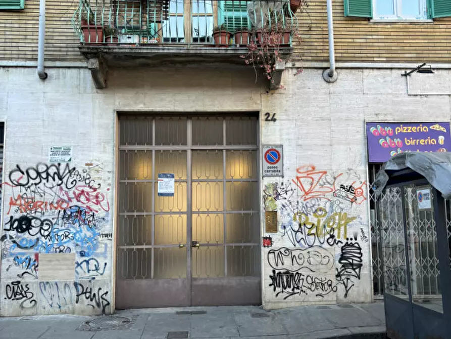 Immagine 1 di Garage in vendita  in Via Buniva 24 a Torino