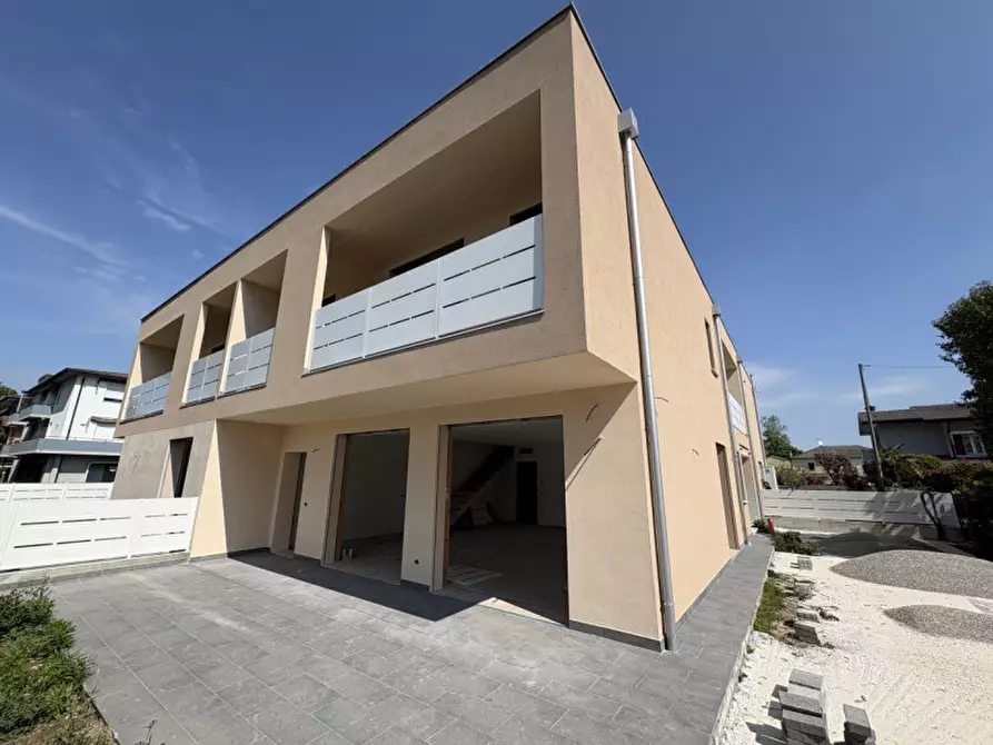 Immagine 4 di Casa trifamiliare in vendita  in VIA Pucccini a Selvazzano Dentro