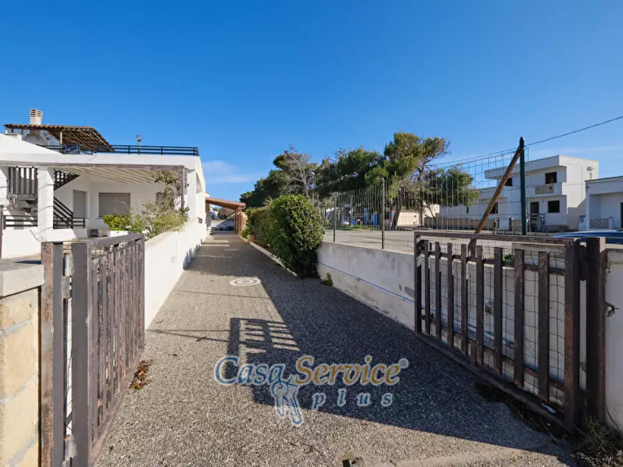 Immagine 2 di Villa in vendita  in Via Sirmione a Taviano