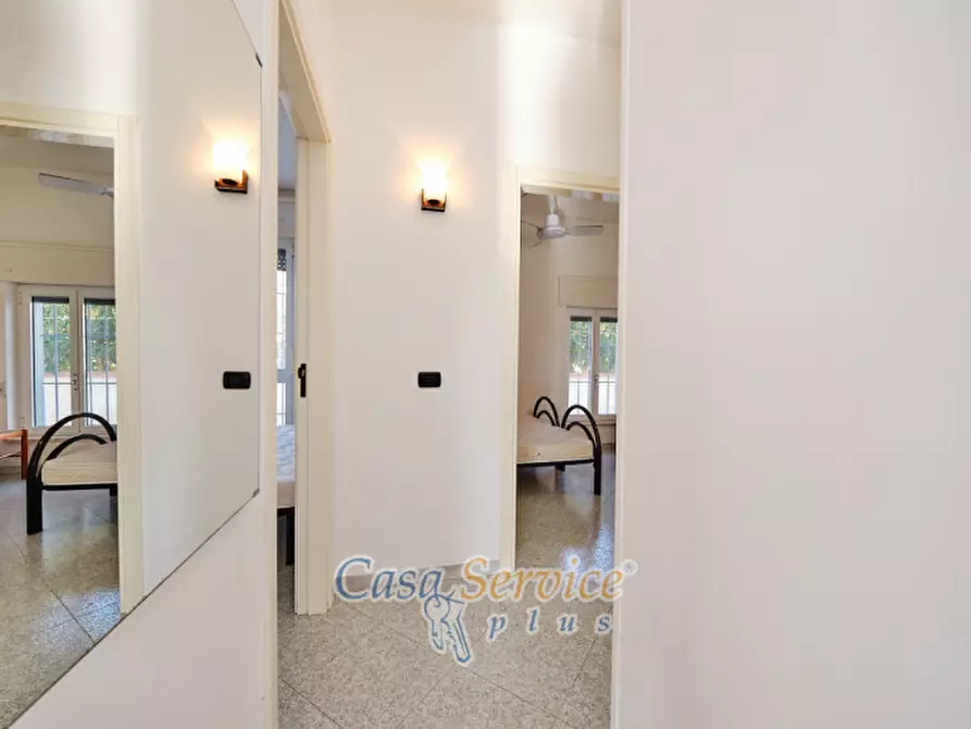 Immagine 10 di Villa in vendita  in Via Sirmione a Taviano