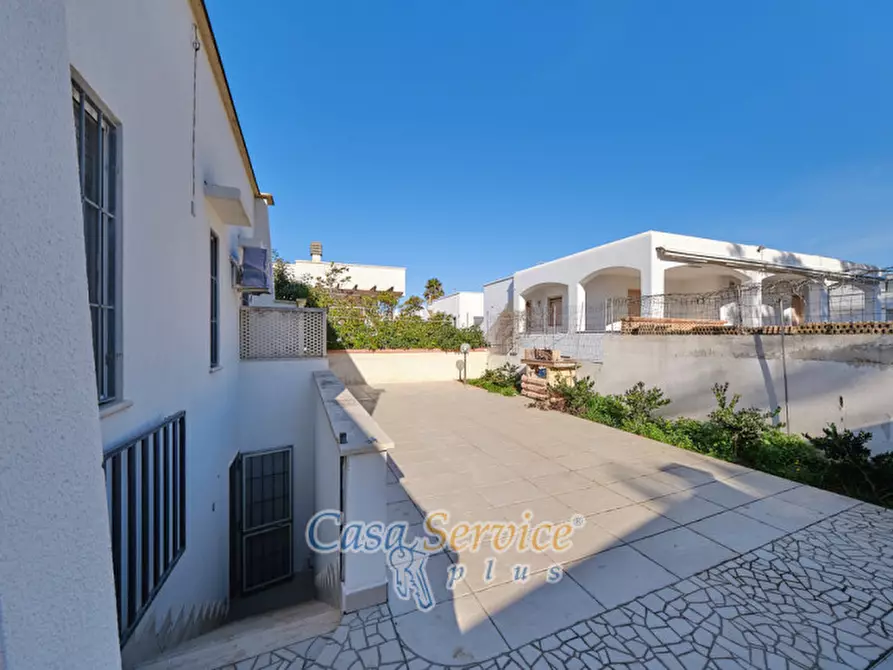 Immagine 25 di Villa in vendita  in Via Sirmione a Taviano