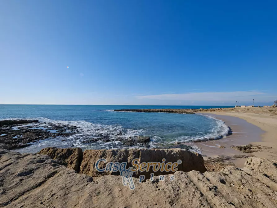 Immagine 35 di Villa in vendita  in Via Sirmione a Taviano