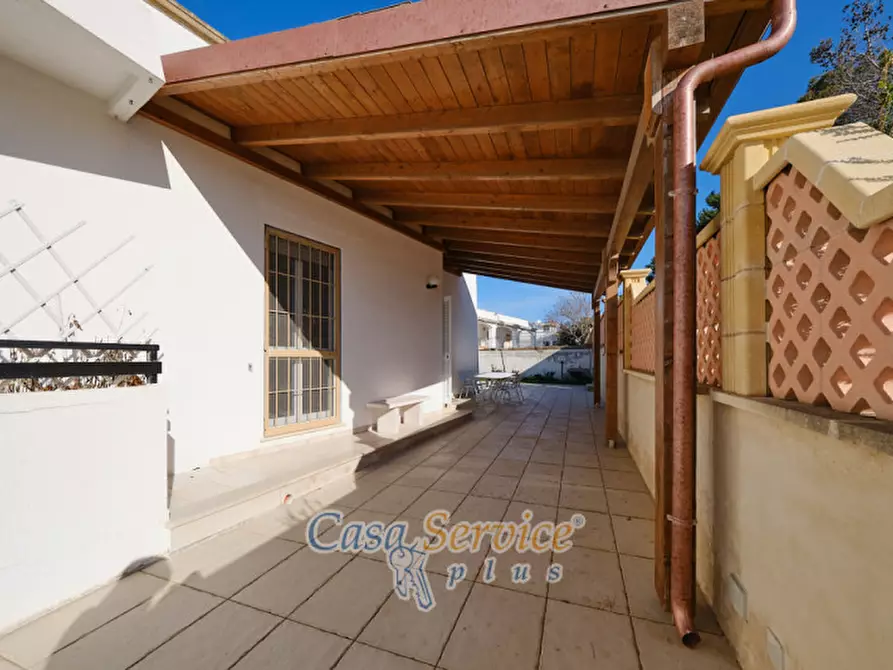 Immagine 40 di Villa in vendita  in Via Sirmione a Taviano