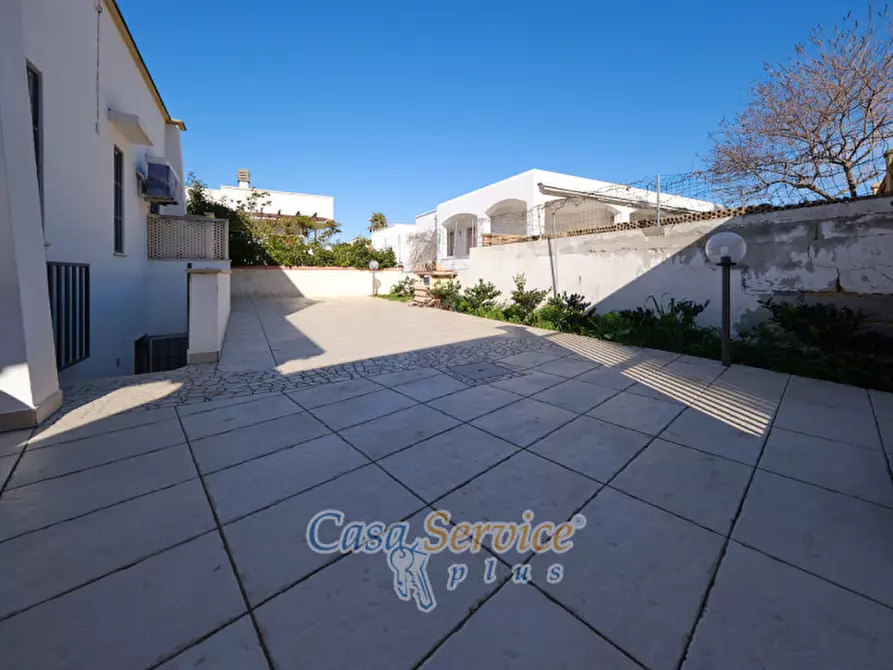 Immagine 46 di Villa in vendita  in Via Sirmione a Taviano