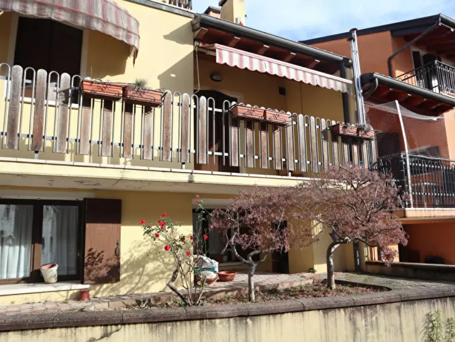 Immagine 1 di Villetta a schiera in vendita  in Via Cecconi a Valbrenta