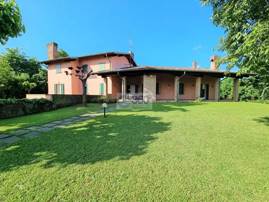 Immagine 1 di Villa in vendita  in Via Fermi a Passirano