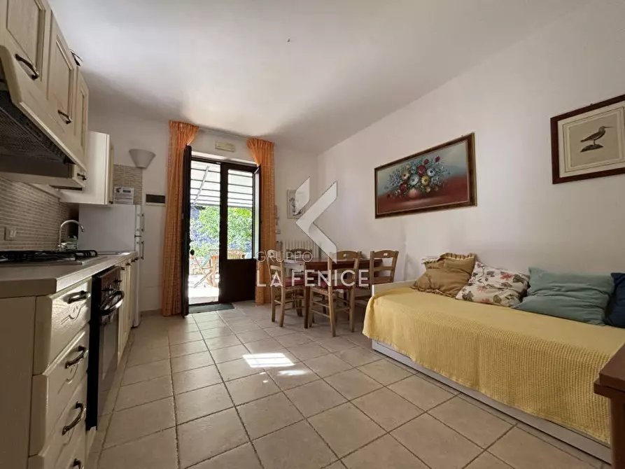 Immagine 19 di Villa in vendita  in via ostuni a Martina Franca