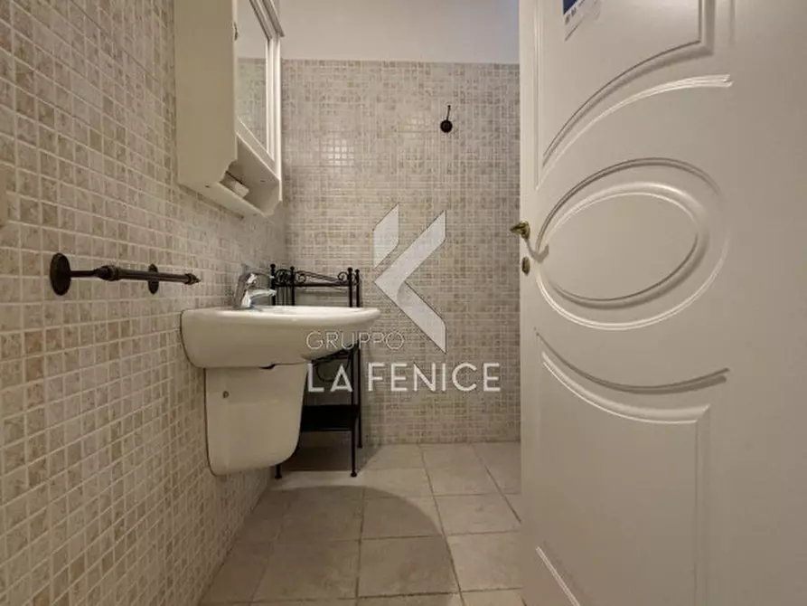 Immagine 21 di Villa in vendita  in via ostuni a Martina Franca