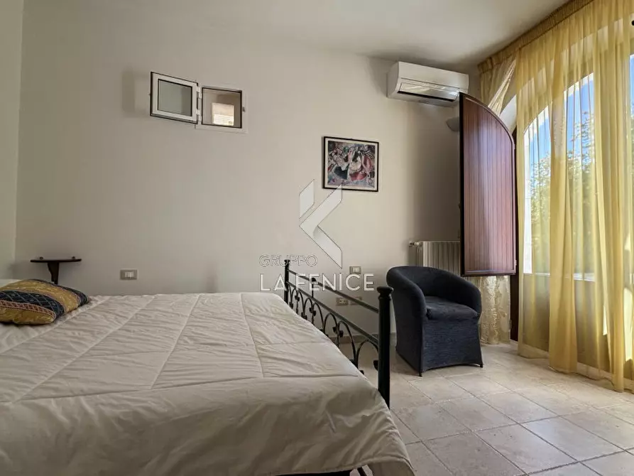 Immagine 30 di Villa in vendita  in via ostuni a Martina Franca