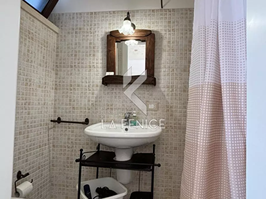 Immagine 41 di Villa in vendita  in via ostuni a Martina Franca