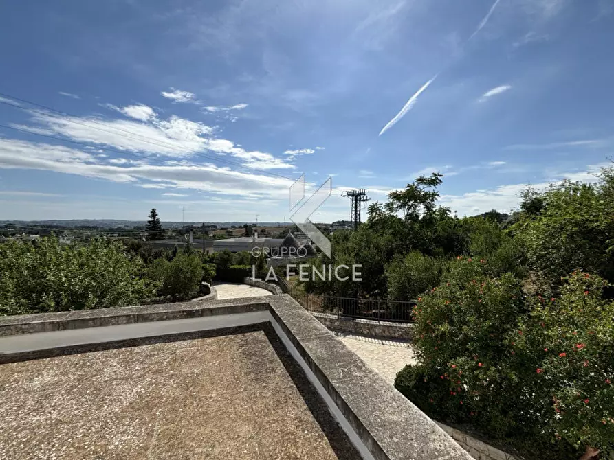 Immagine 44 di Villa in vendita  in via ostuni a Martina Franca