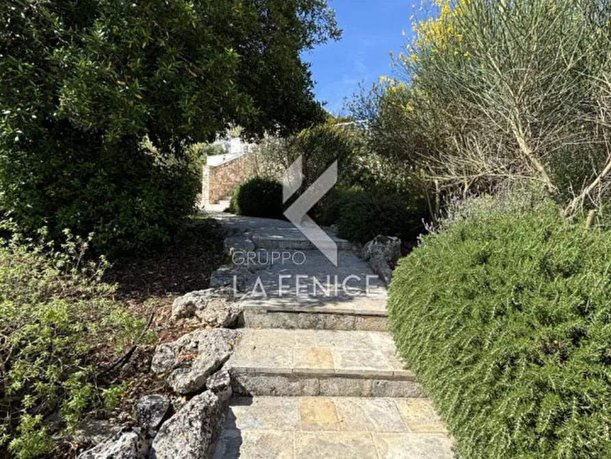 Immagine 46 di Villa in vendita  in via ostuni a Martina Franca