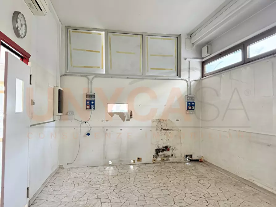 Immagine 2 di Negozio in affitto  in Via Cattaneo a Montegalda