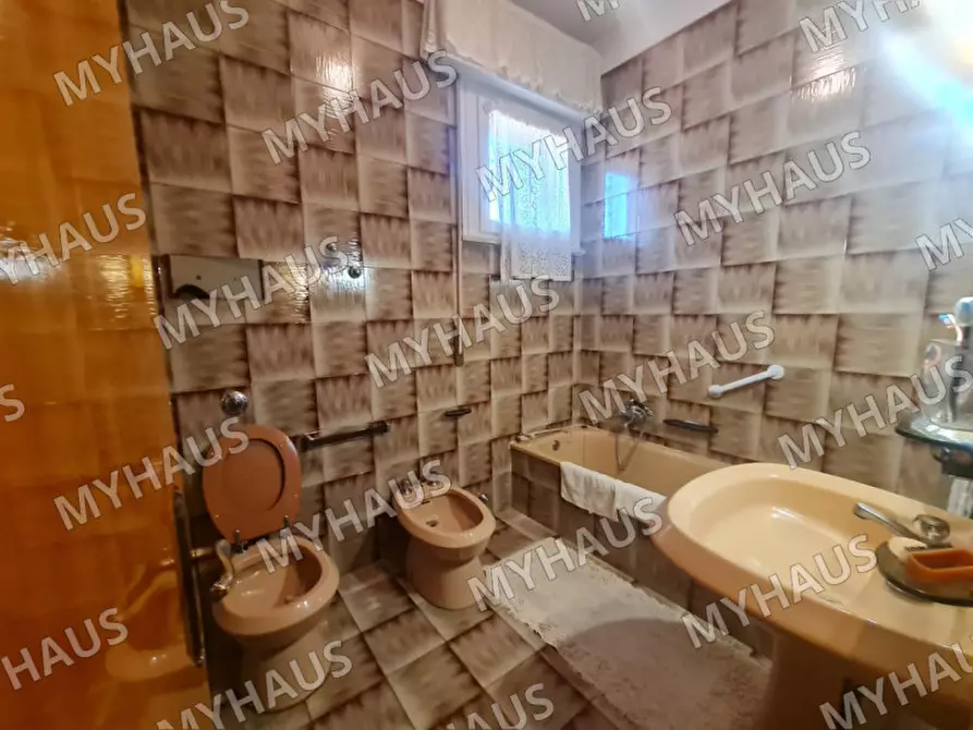 Immagine 18 di Villa in vendita  in Viale Magrini a Cesenatico