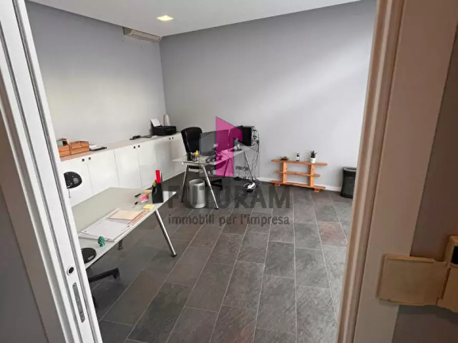 Immagine 4 di Ufficio in vendita  in via guizza a Padova