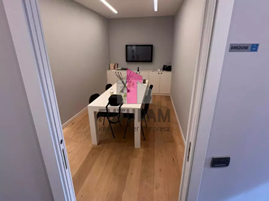 Immagine 5 di Ufficio in vendita  in via guizza a Padova