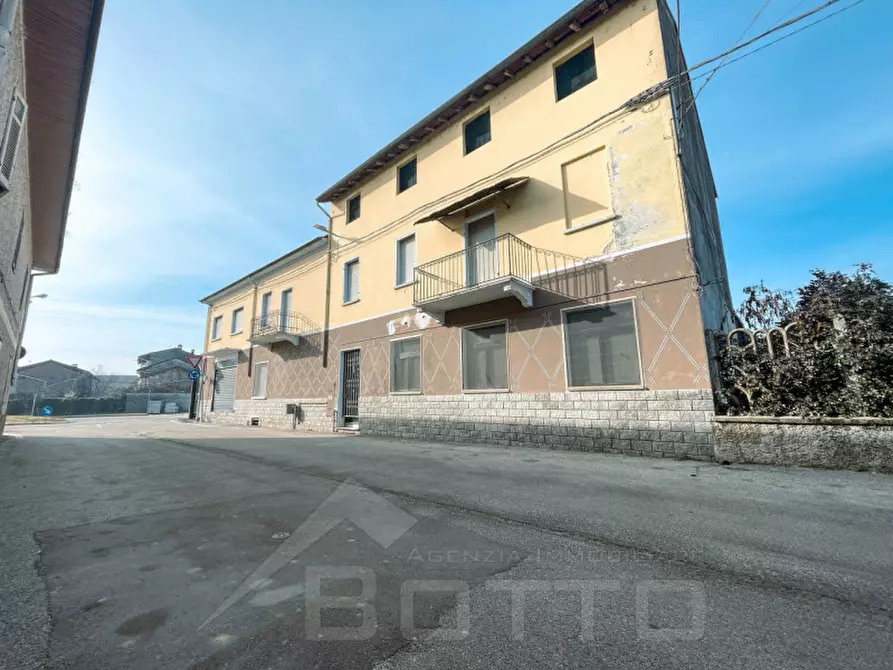 Immagine 27 di Casa indipendente in vendita  in via mulino 1 a Momo