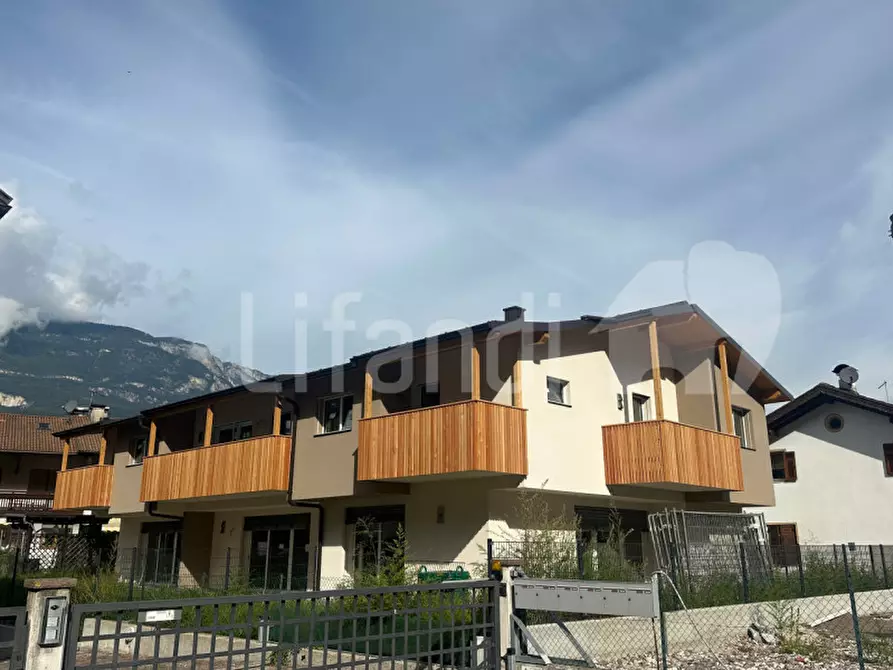 Immagine 11 di Villetta a schiera in vendita  in Via Roma a Egna .Neumarkt.