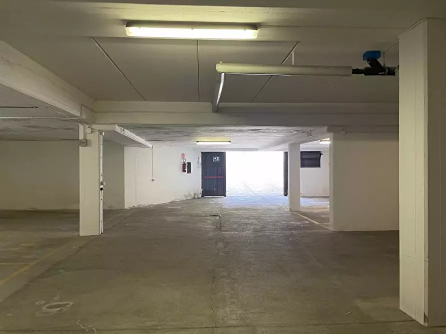 Immagine 2 di Posto auto in vendita  in Via Presanella, 1 a Carisolo