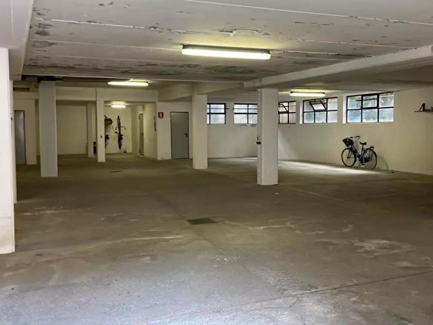 Immagine 6 di Posto auto in vendita  in Via Presanella, 1 a Carisolo