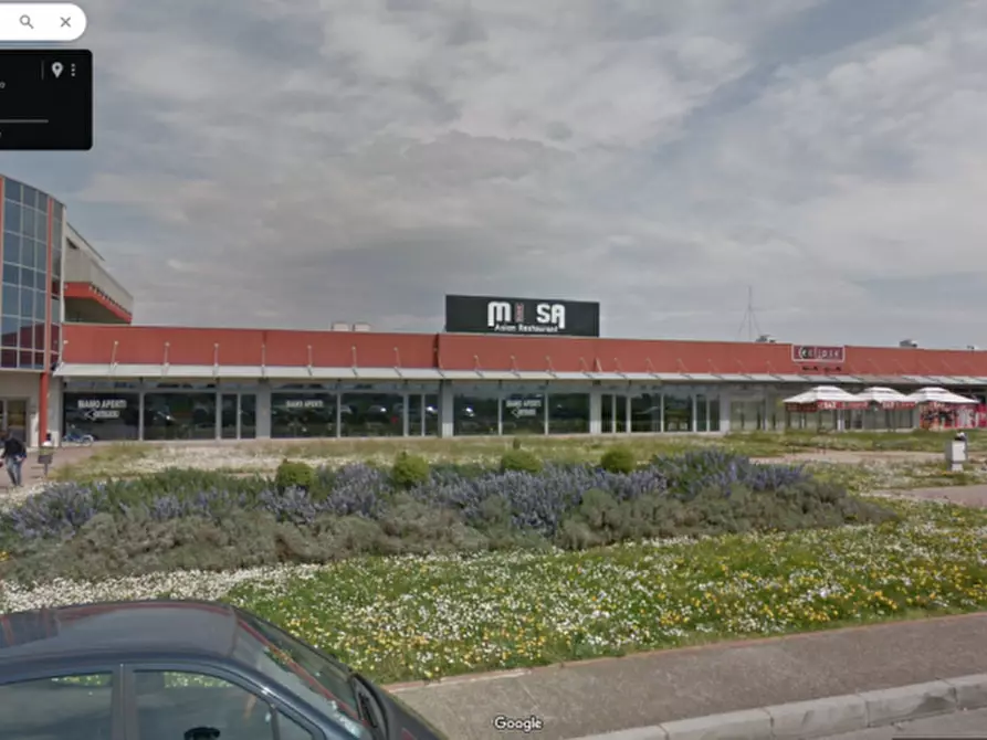 Immagine 2 di Negozio in vendita  in viale leonardo da vinci a Sant'angelo Di Piove Di Sacco