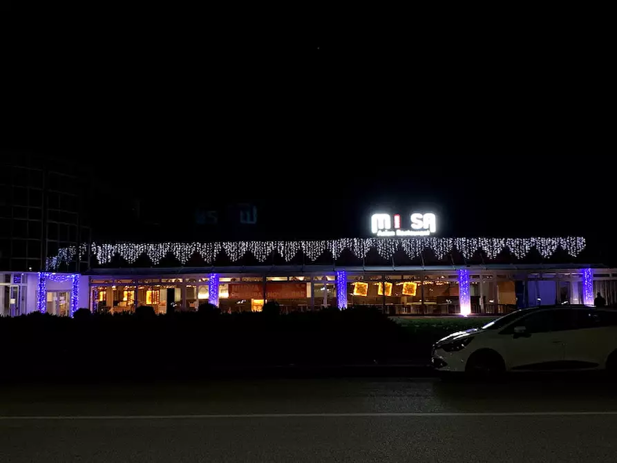 Immagine 4 di Negozio in vendita  in viale leonardo da vinci a Sant'angelo Di Piove Di Sacco