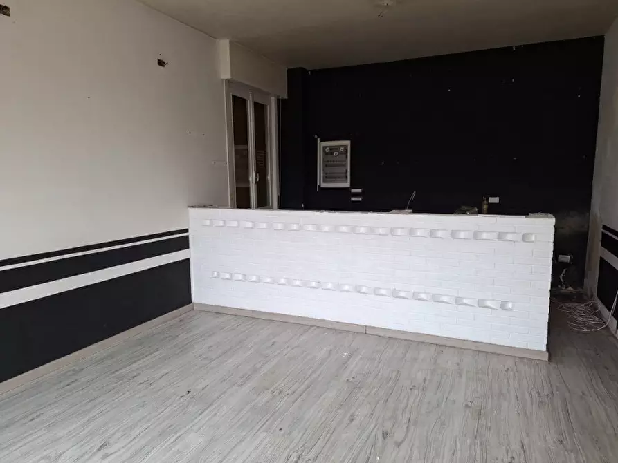 Immagine 4 di Negozio in affitto  a Sissa Trecasali