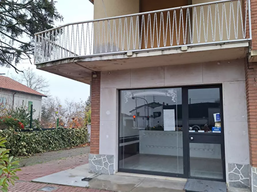 Immagine 5 di Negozio in affitto  a Sissa Trecasali