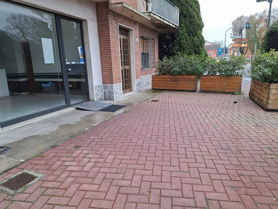 Immagine 7 di Negozio in affitto  a Sissa Trecasali