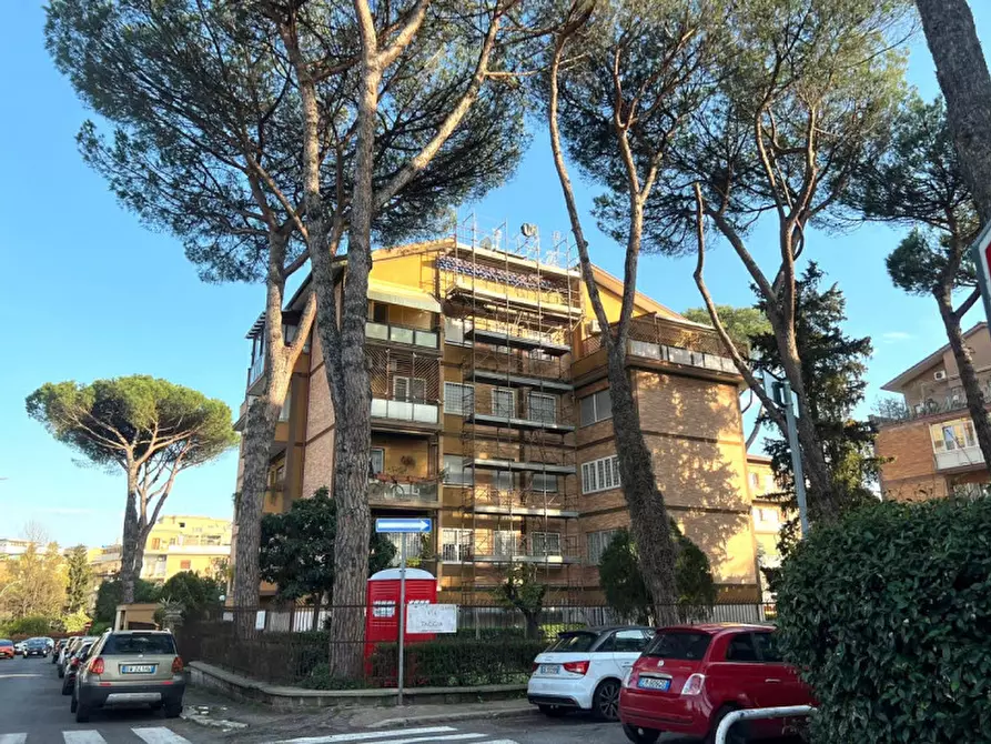 Immagine 1 di Appartamento in vendita  in Via Bardineto a Roma