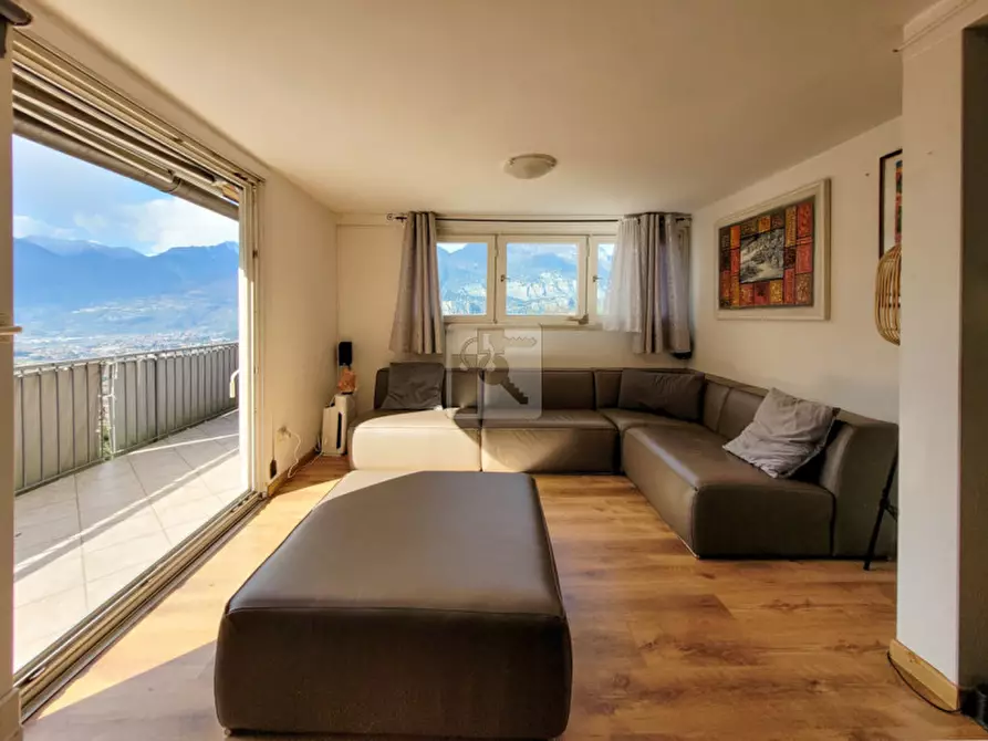 Immagine 1 di Villa in vendita  a Arco